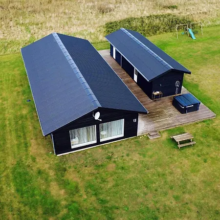 12 Person In Harboore-by Traum *